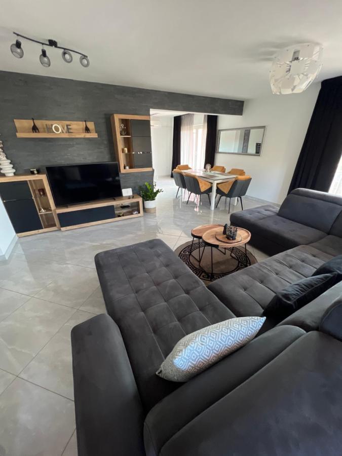 Apartments Cosic Кленовица Экстерьер фото