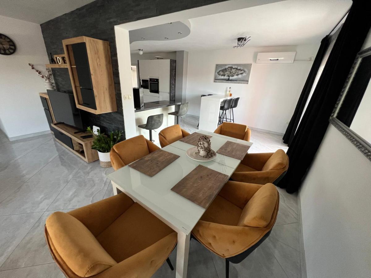 Apartments Cosic Кленовица Экстерьер фото