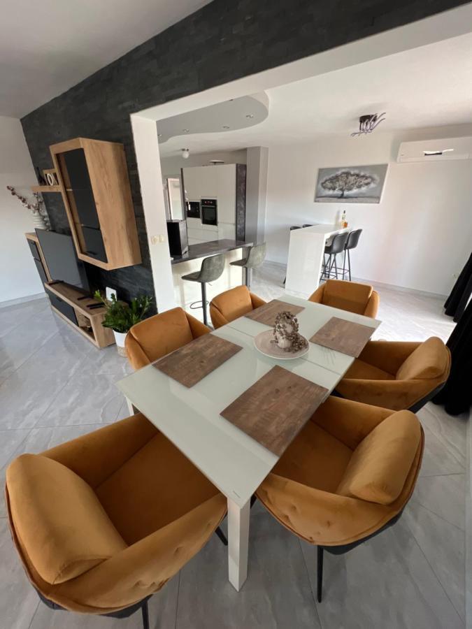 Apartments Cosic Кленовица Экстерьер фото